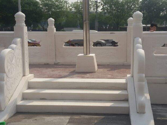 护旗围挡效果